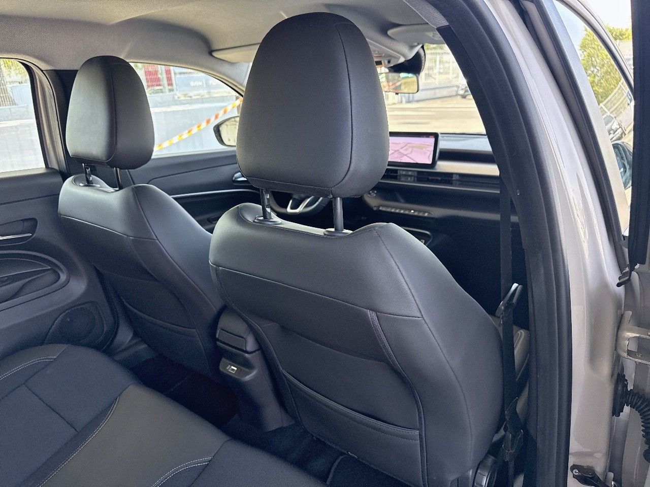 Jeep Avenger 1.2 G 74kW (100CV) Altitude - Foto 36