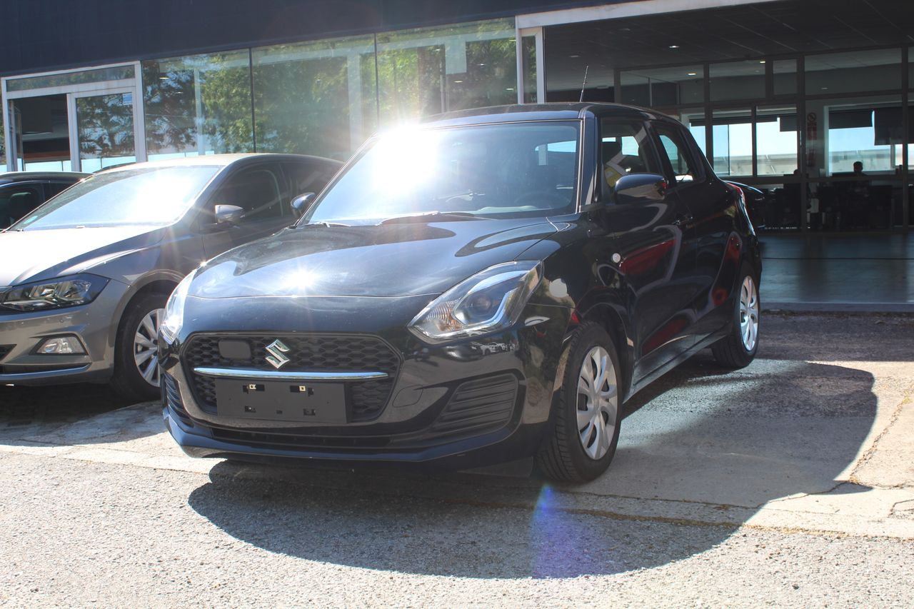 Foto suzuki swift 2023 /