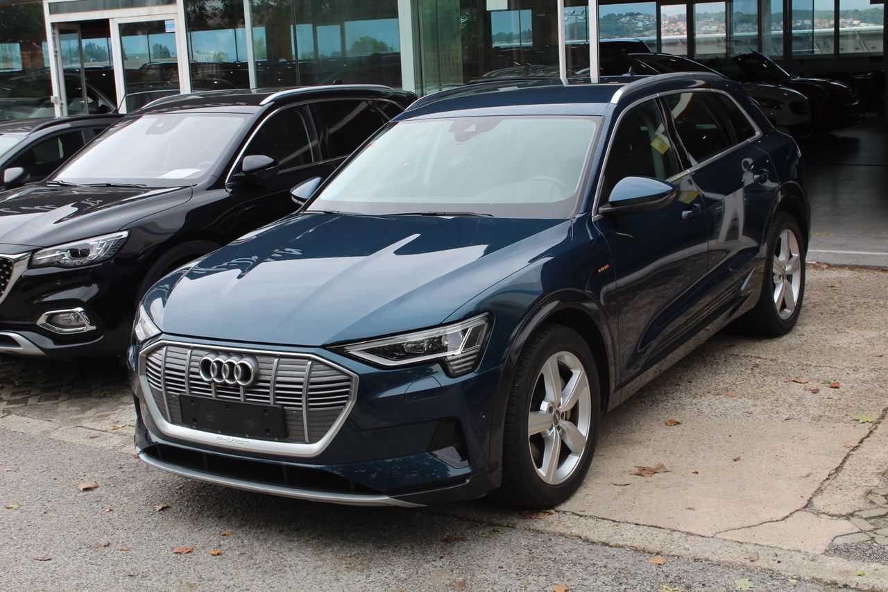audi e-tron 2021 /