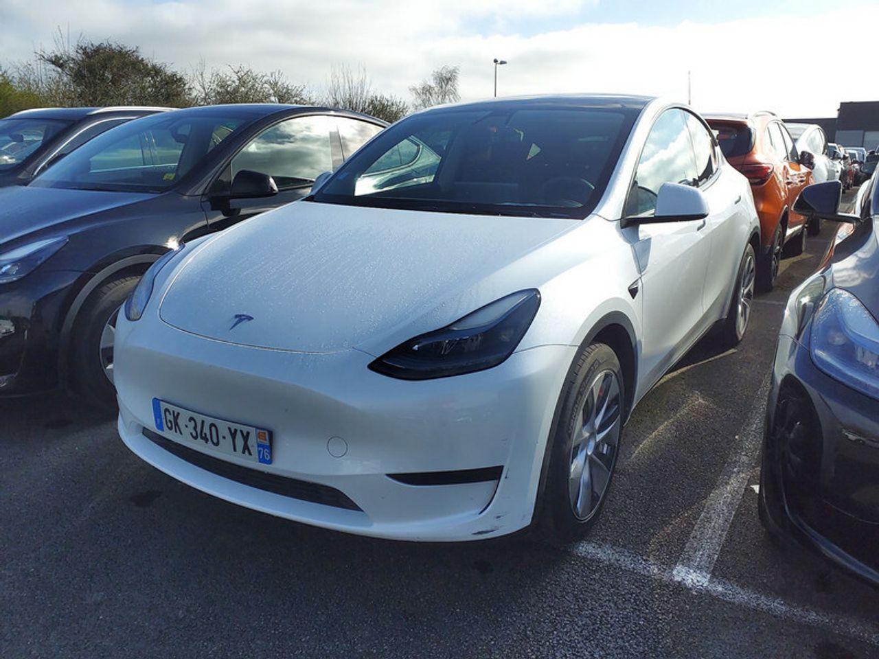 tesla model y 2023 / foto grande (2)