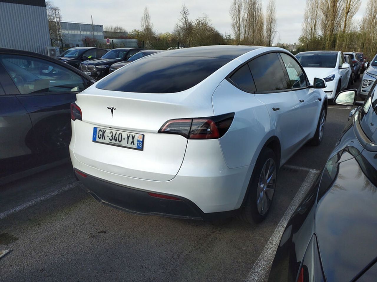 tesla model y 2023 / foto grande (3)