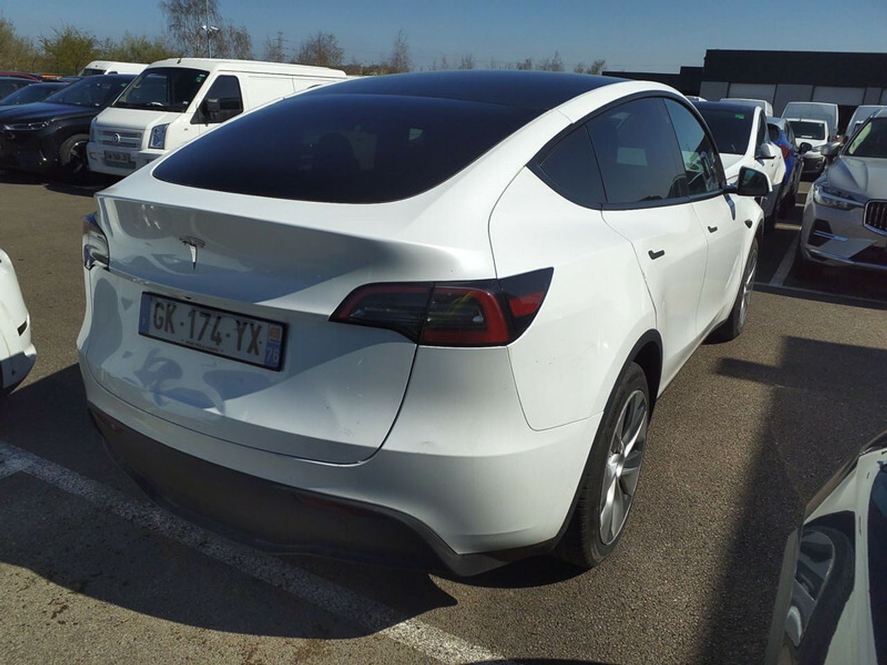 tesla model y 2023 / foto grande (3)