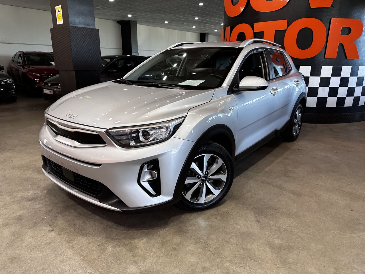 kia stonic 2022 / foto grande (2)