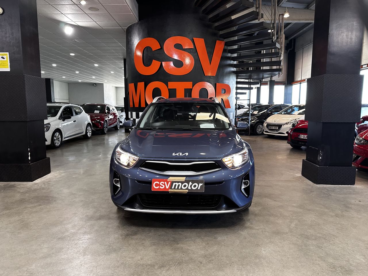 kia stonic 2022 / foto grande (3)