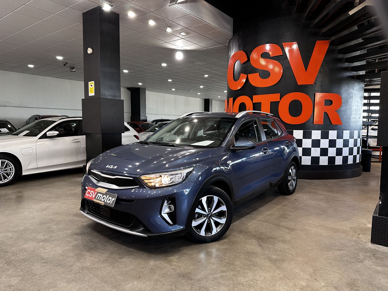 kia stonic 2022 / foto grande (2)