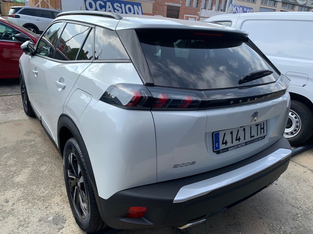 Peugeot 2008 Allure Pack PureTech 130 EAT8 - Foto 2