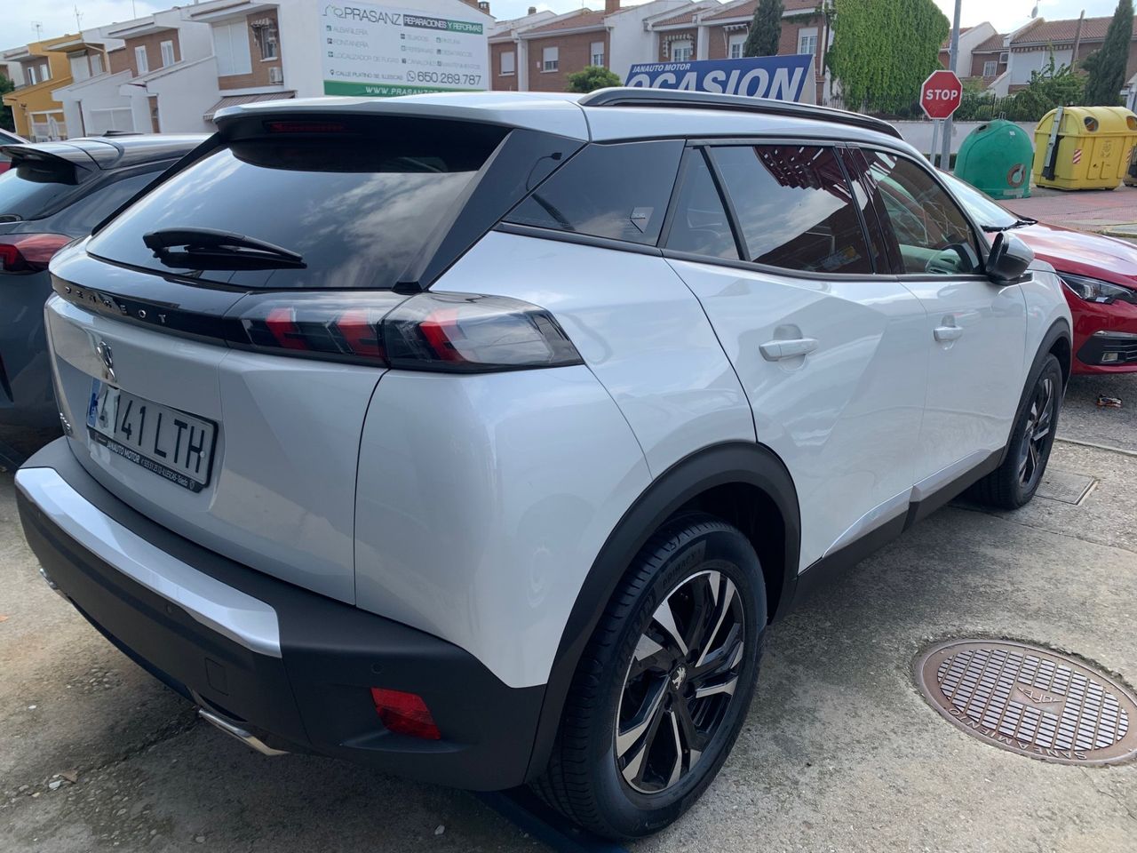 peugeot 2008 allure pack puretech 130 eat8 foto grande (3)