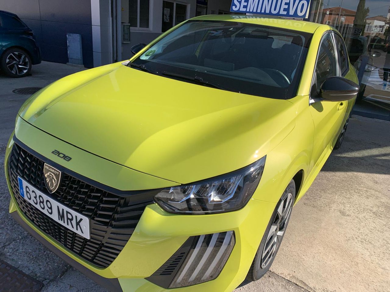 Peugeot 208 Active PureTech 100 - Foto 2