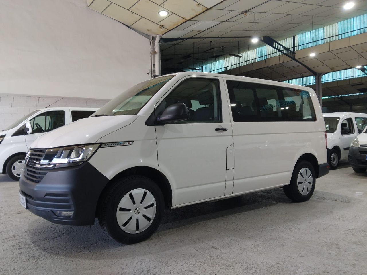 volkswagen caravelle 2021 / foto grande (2)