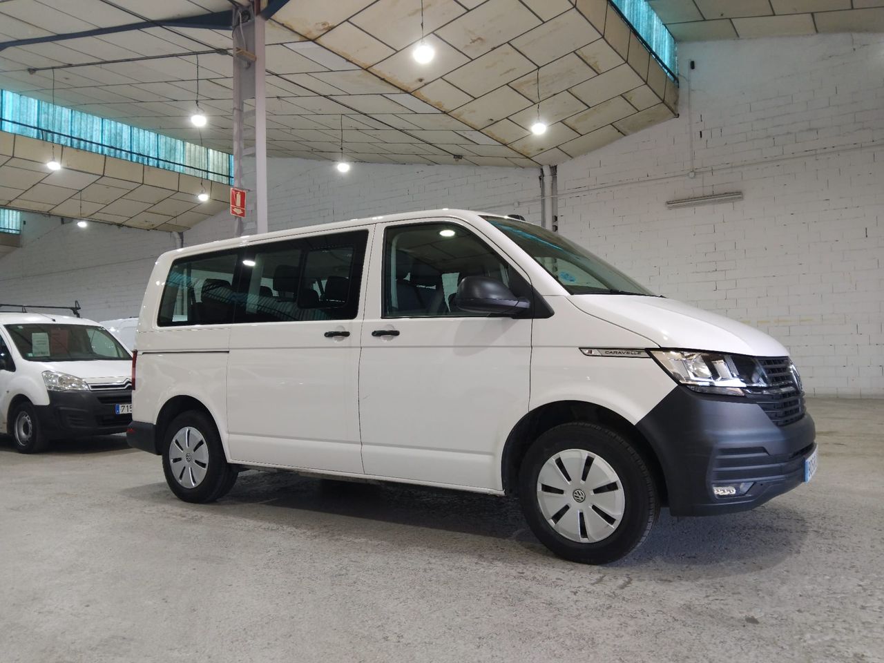 volkswagen caravelle 2021 / foto grande (3)