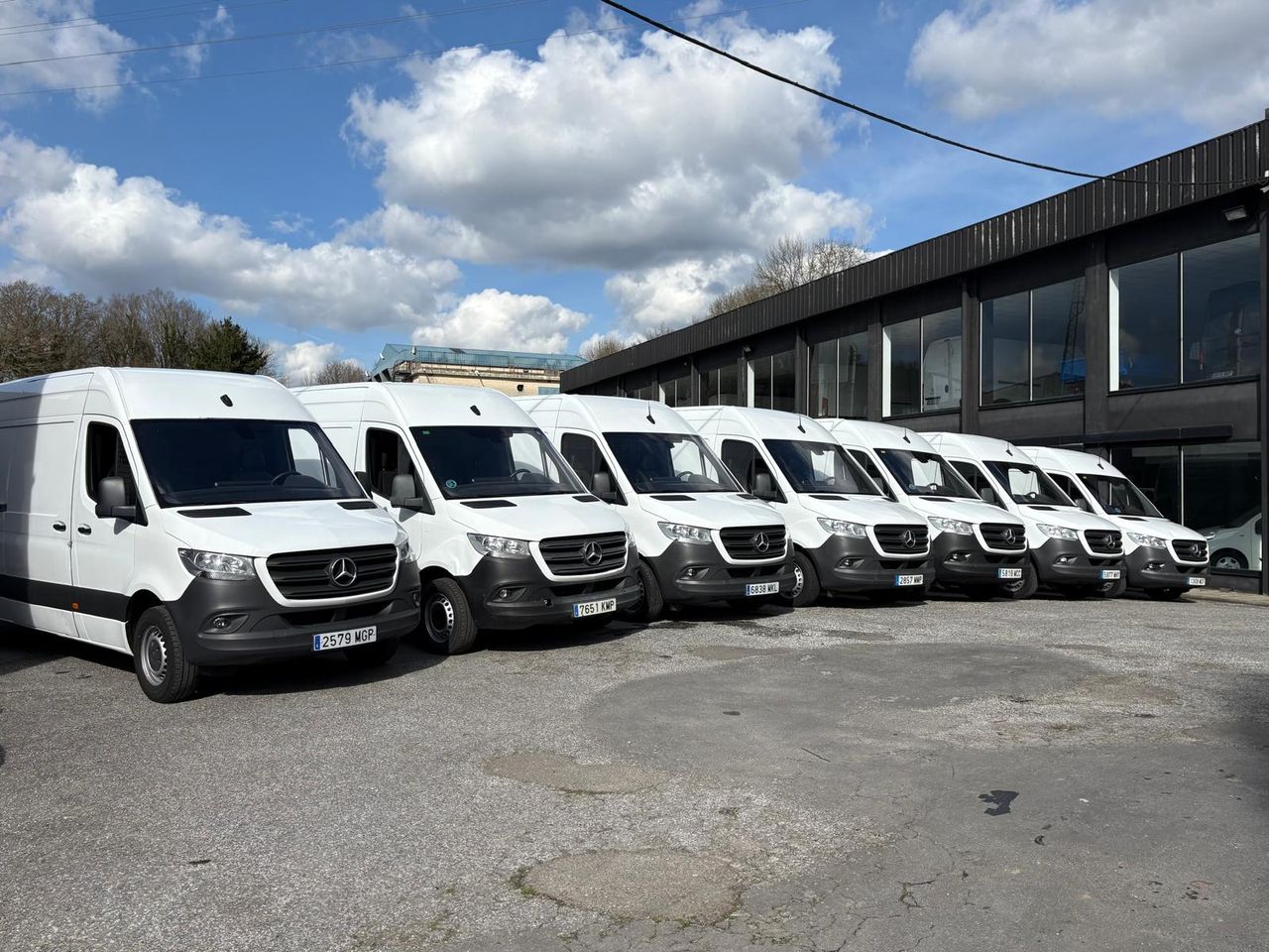 Foto mercedes sprinter 2023 /