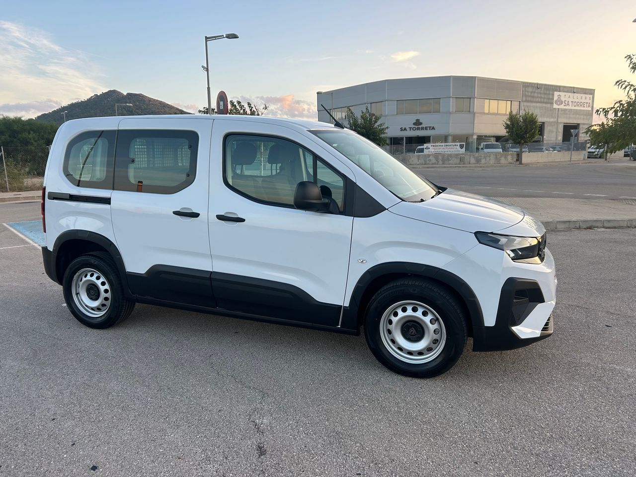 foto de peugeot rifter 2024 de segunda mano