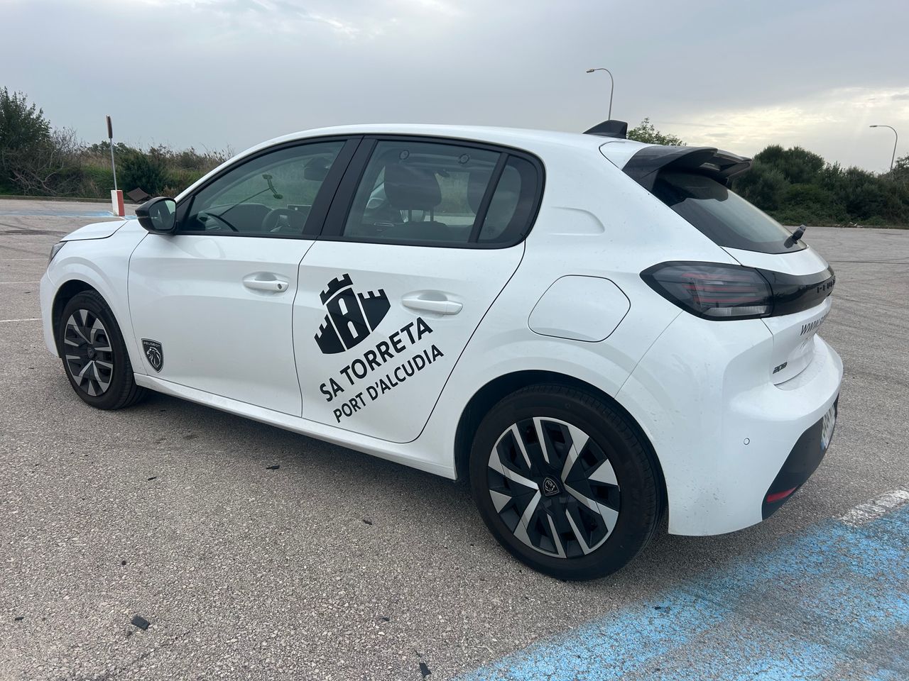 peugeot 208 2024 / foto grande (3)