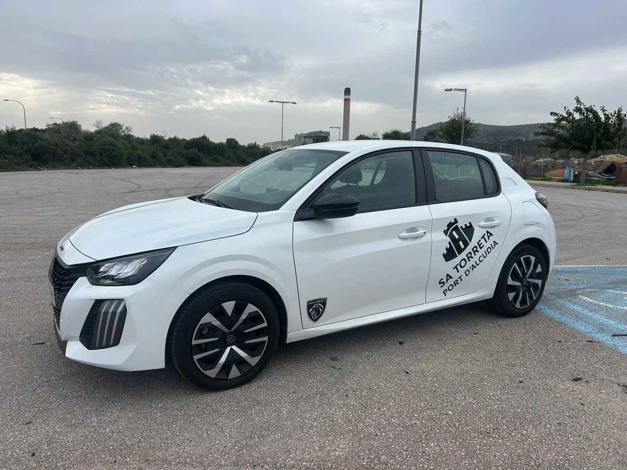 peugeot 208 2024 / foto grande (2)