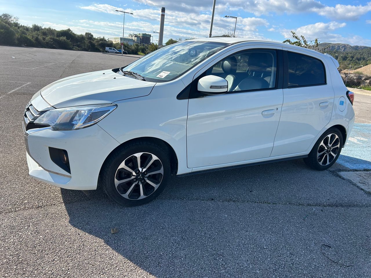 mitsubishi space star 2023 / foto grande (3)