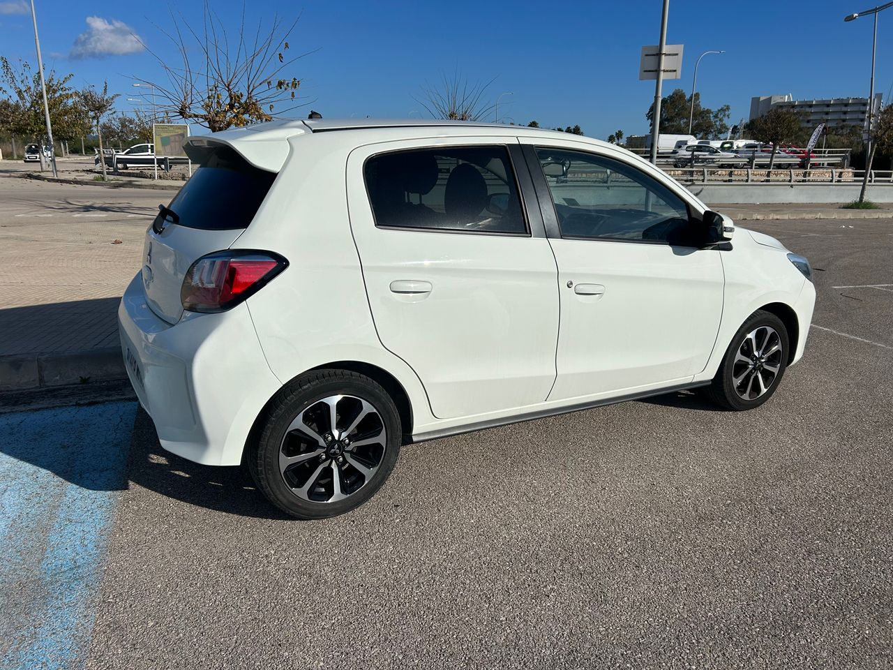 mitsubishi space star 2023 / foto grande (2)