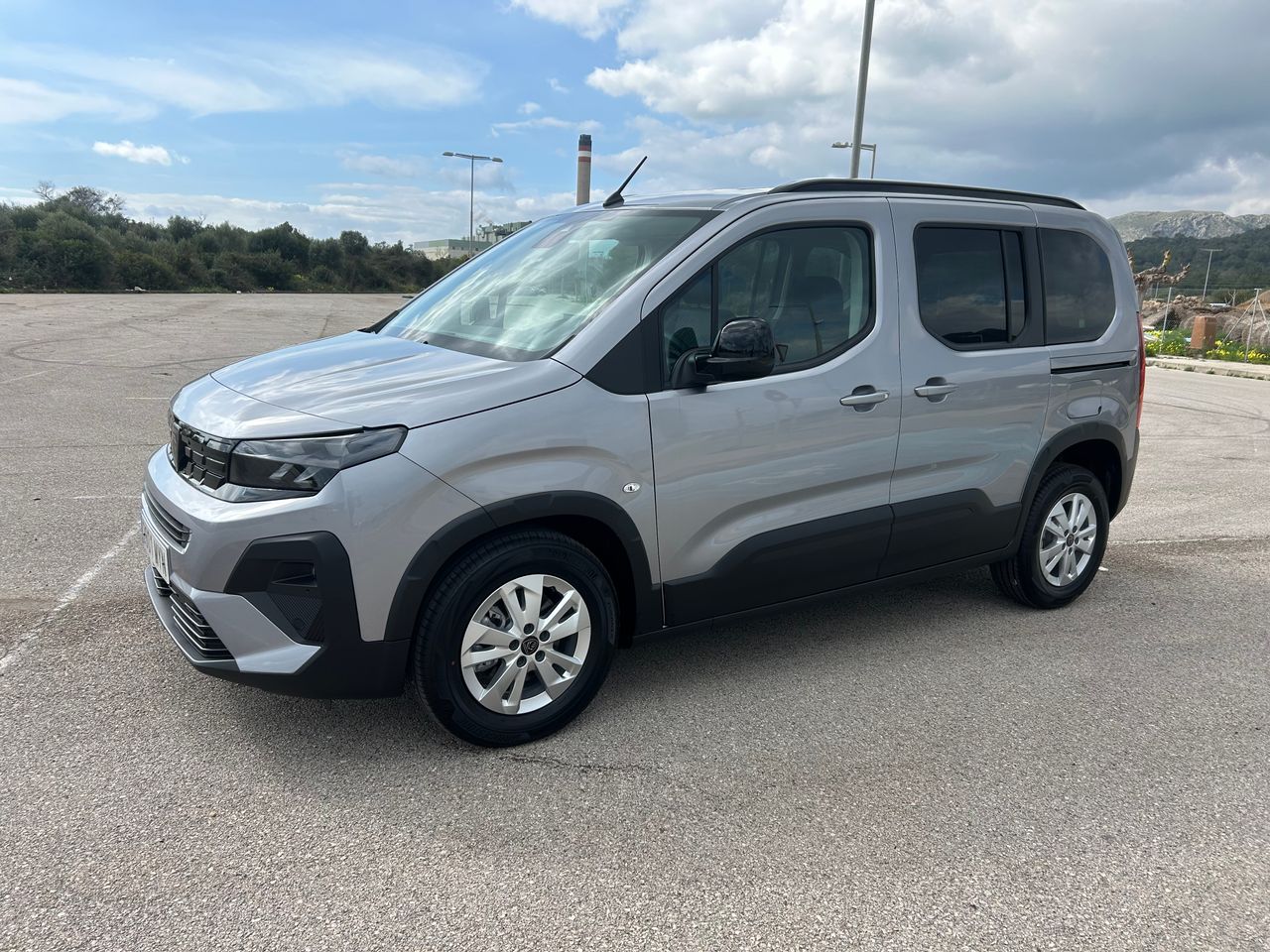 peugeot rifter 2025 / foto grande (3)