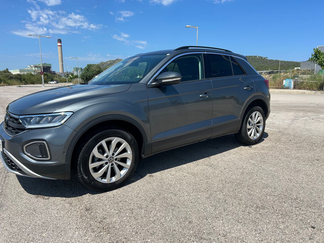 volkswagen t-roc 2022 / foto grande (2)