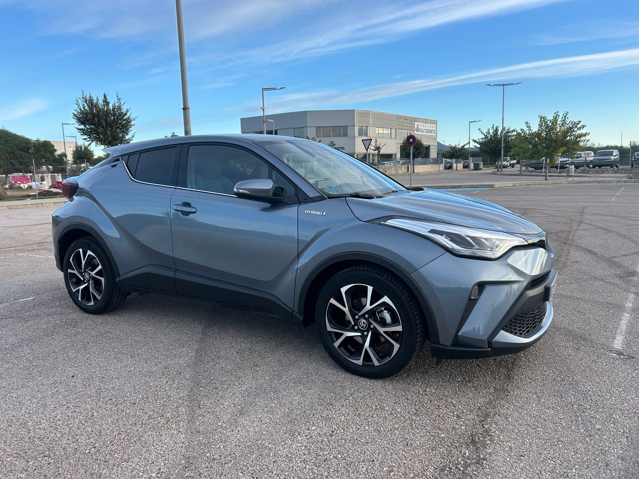 Toyota C-HR 1.8 125H ADVANCE