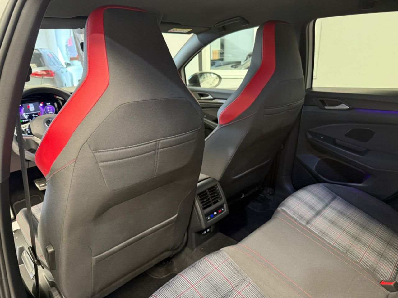 Volkswagen Golf GTI - foto 7