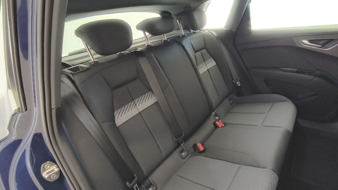 Audi Q4 E-tron 40 204 Cv Advance - Foto 2