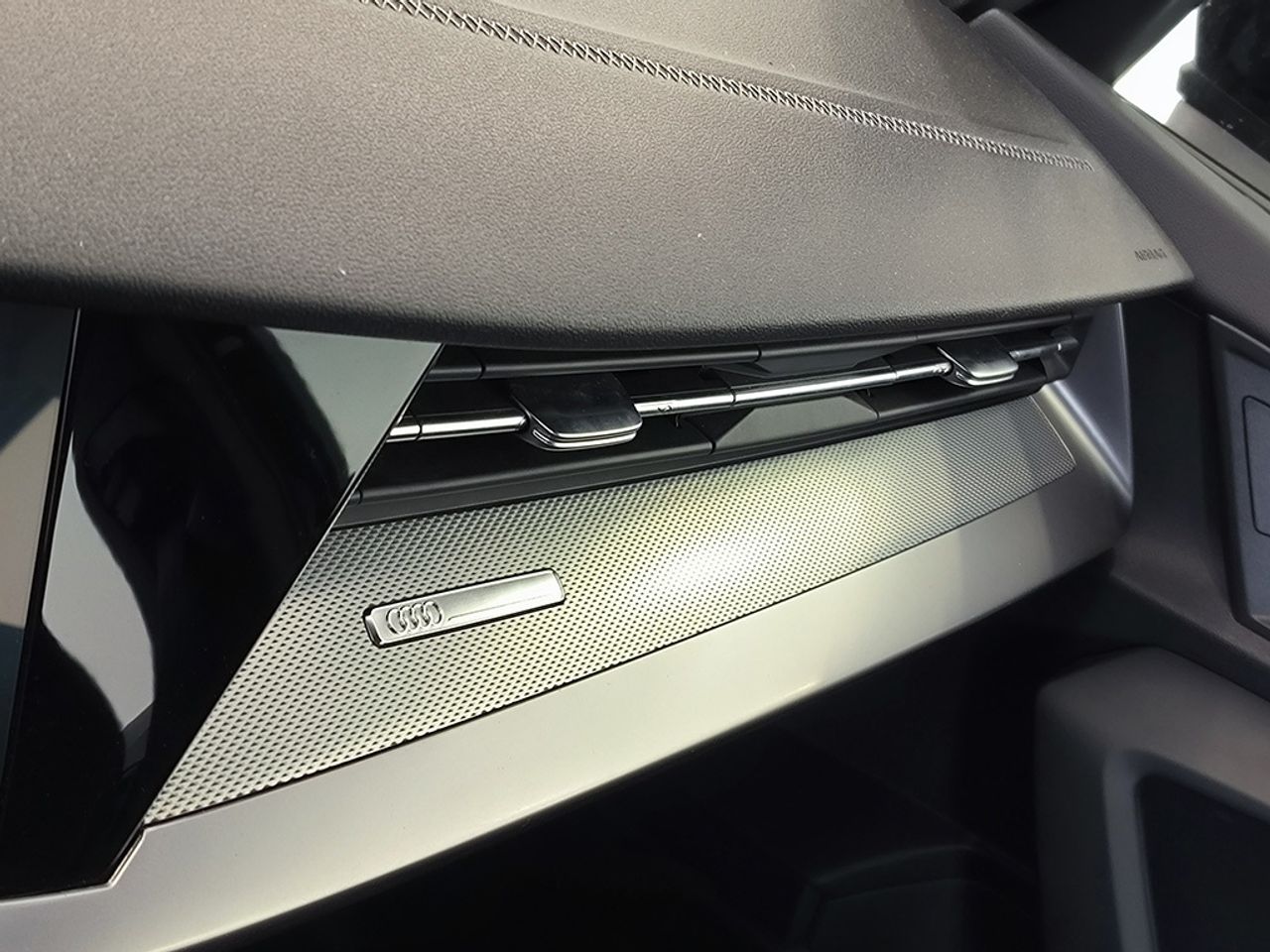 Audi A3 Sb 40 Tfsie 204 Cv Stronic Genuine Edition - Foto 2