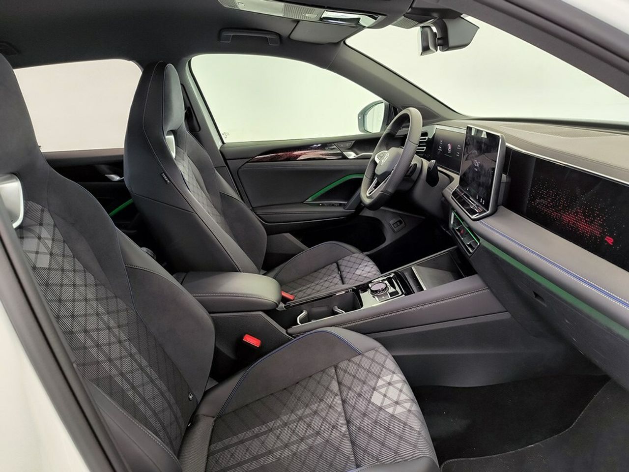 Volkswagen Tiguan R-line 2.0 Tdi 150 Cv Dsg - Foto 2