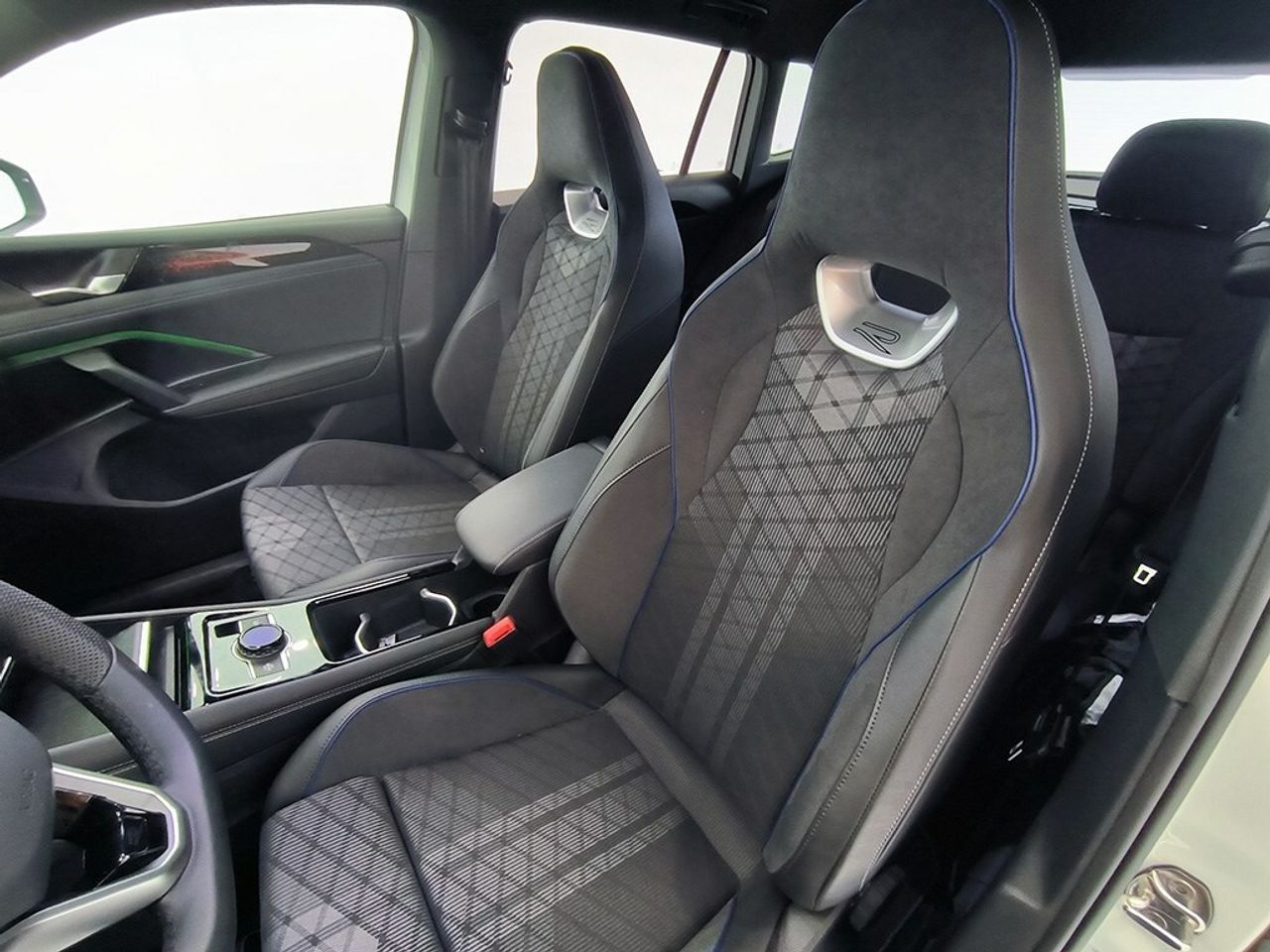 Volkswagen Tiguan R-line 2.0 Tdi 150 Cv Dsg - Foto 2