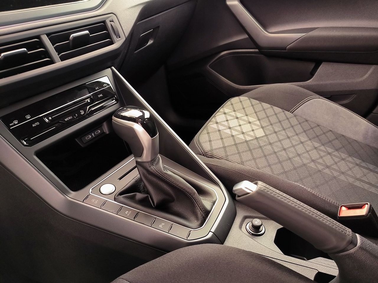 Volkswagen Taigo R-line 1.0 Tsi 115 Cv Dsg - Foto 2