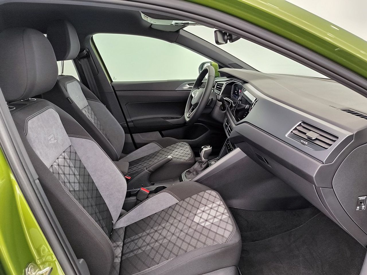 Volkswagen Taigo R-line 1.0 Tsi 115 Cv Dsg - Foto 2