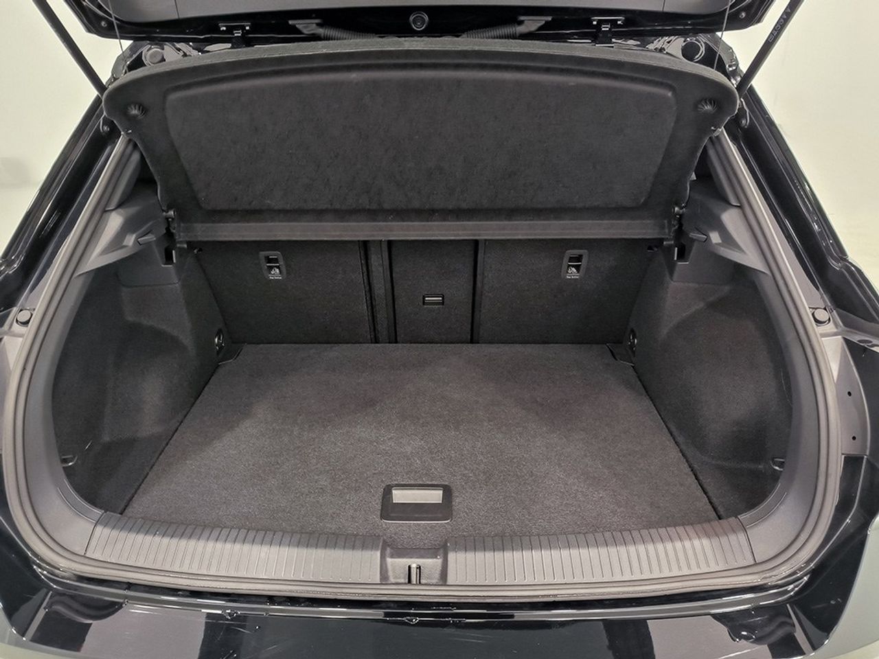 Volkswagen T-roc Dark Line 1.0 Tsi 115 Cv - Foto 2