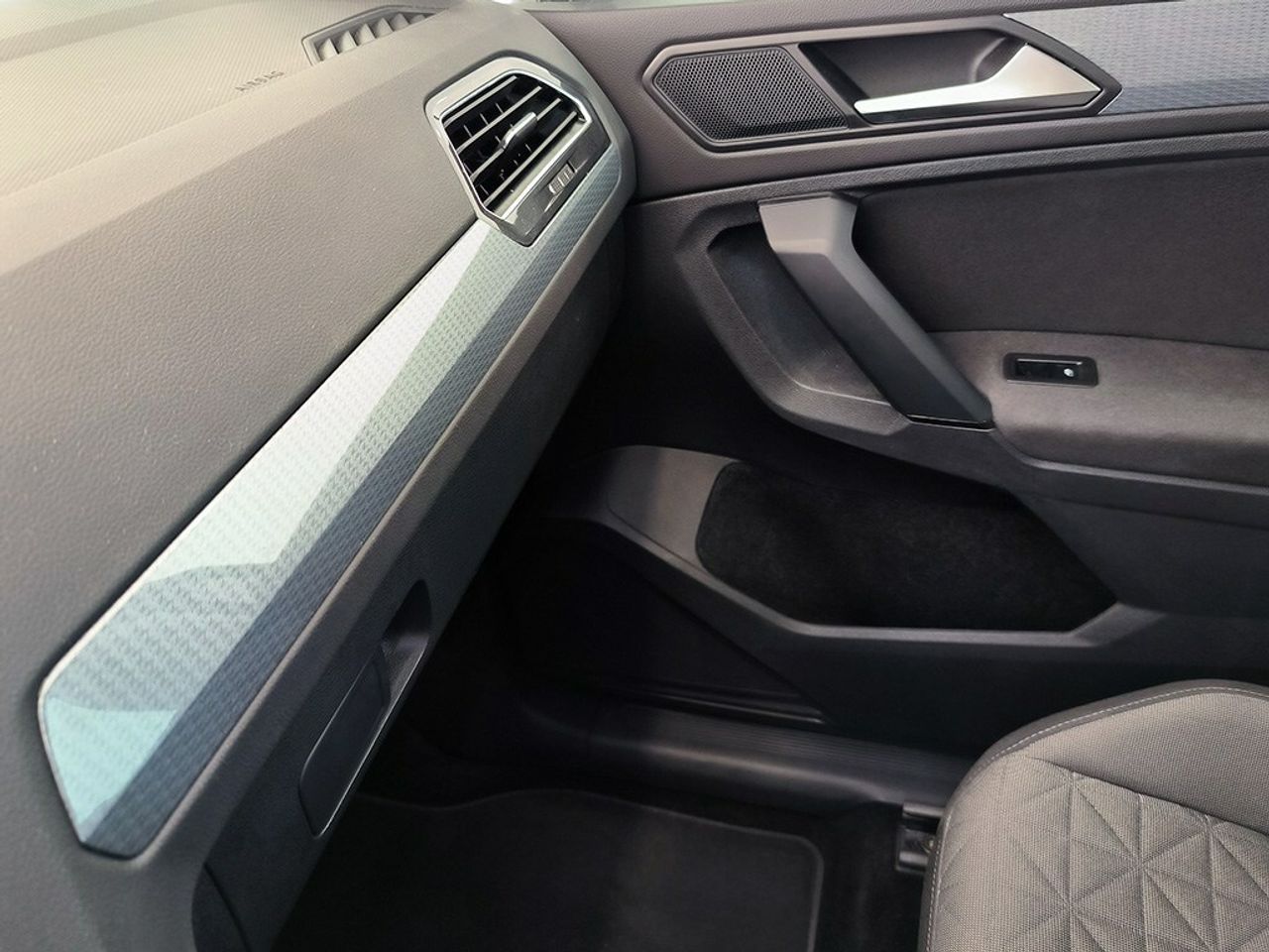 Volkswagen Tiguan 2.0 Tdi 150 Cv Life - Foto 2