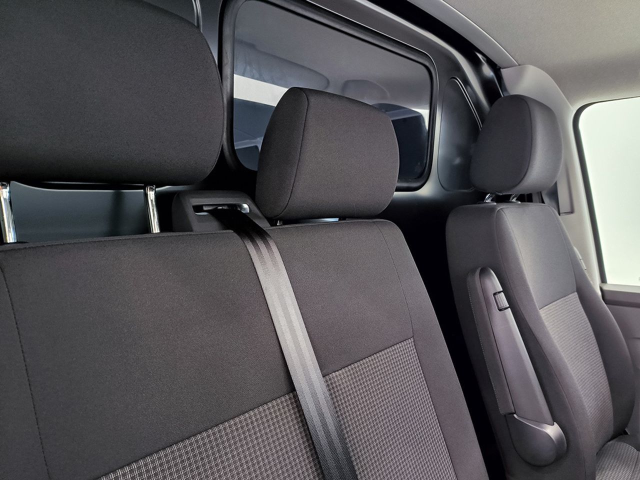 Volkswagen Transporter 6.1 Furgon Batalla Corta 2.0 Tdi 81 K - Foto 2