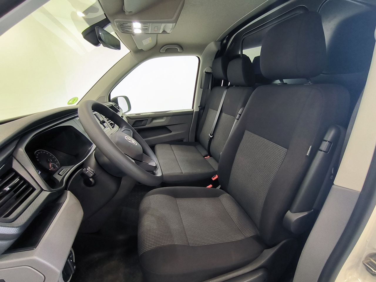 Volkswagen Transporter 6.1 Furgon Batalla Corta 2.0 Tdi 81 K - Foto 2