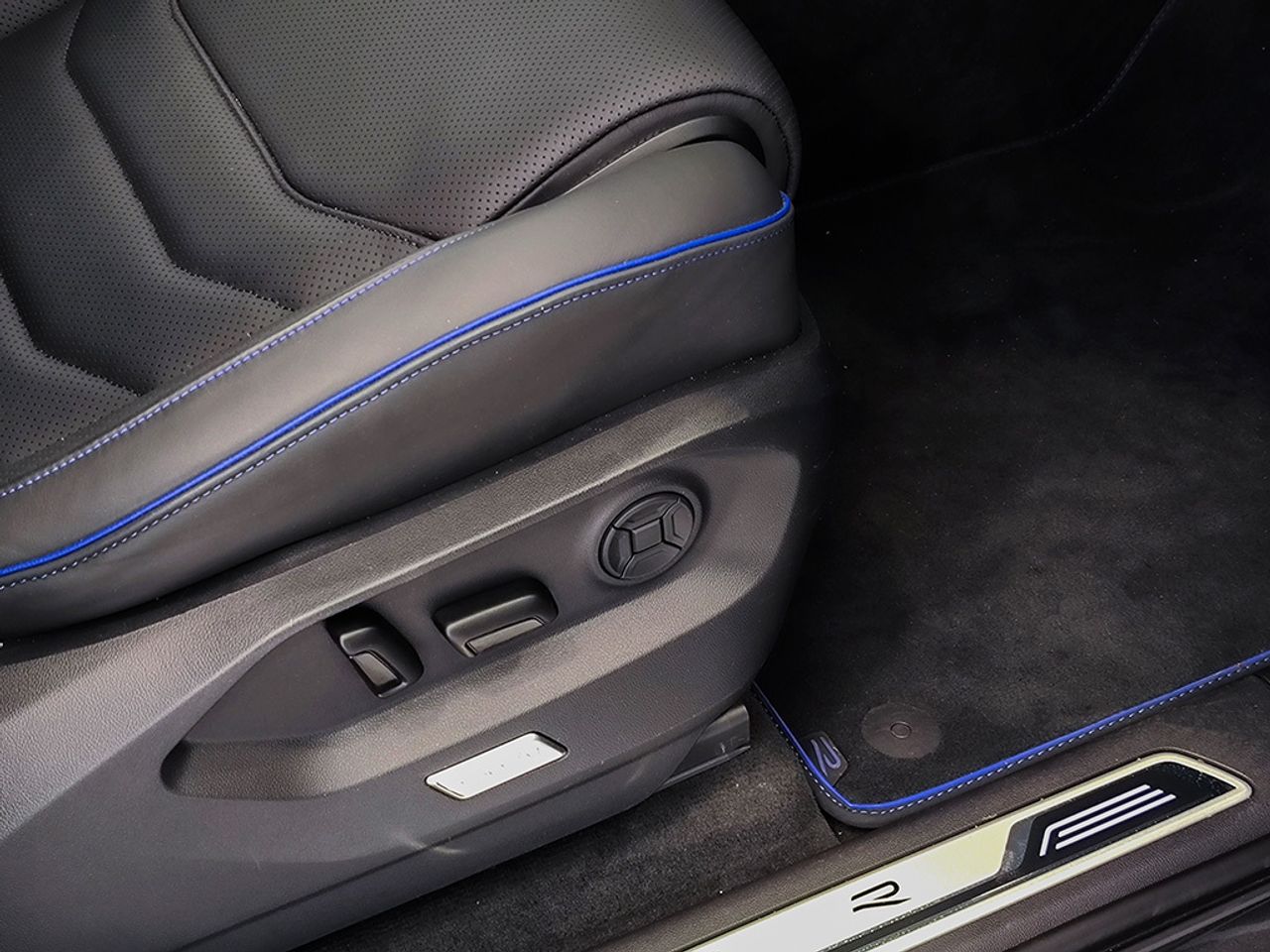 Volkswagen Touareg R Ehybrid 3.0 V6 Tsi 4motion 462 Cv - Foto 2