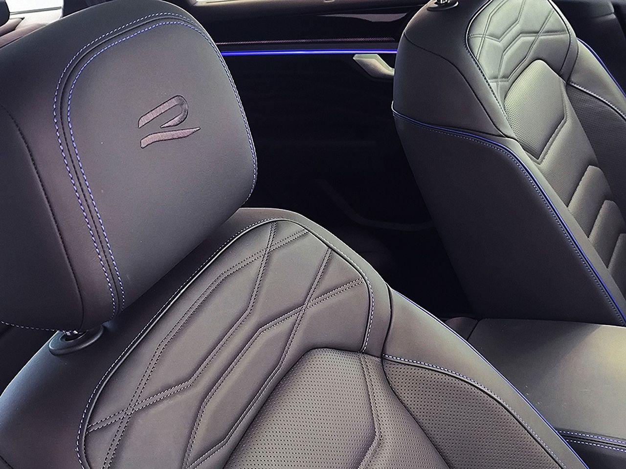 Volkswagen Touareg R Ehybrid 3.0 V6 Tsi 4motion 462 Cv - Foto 2