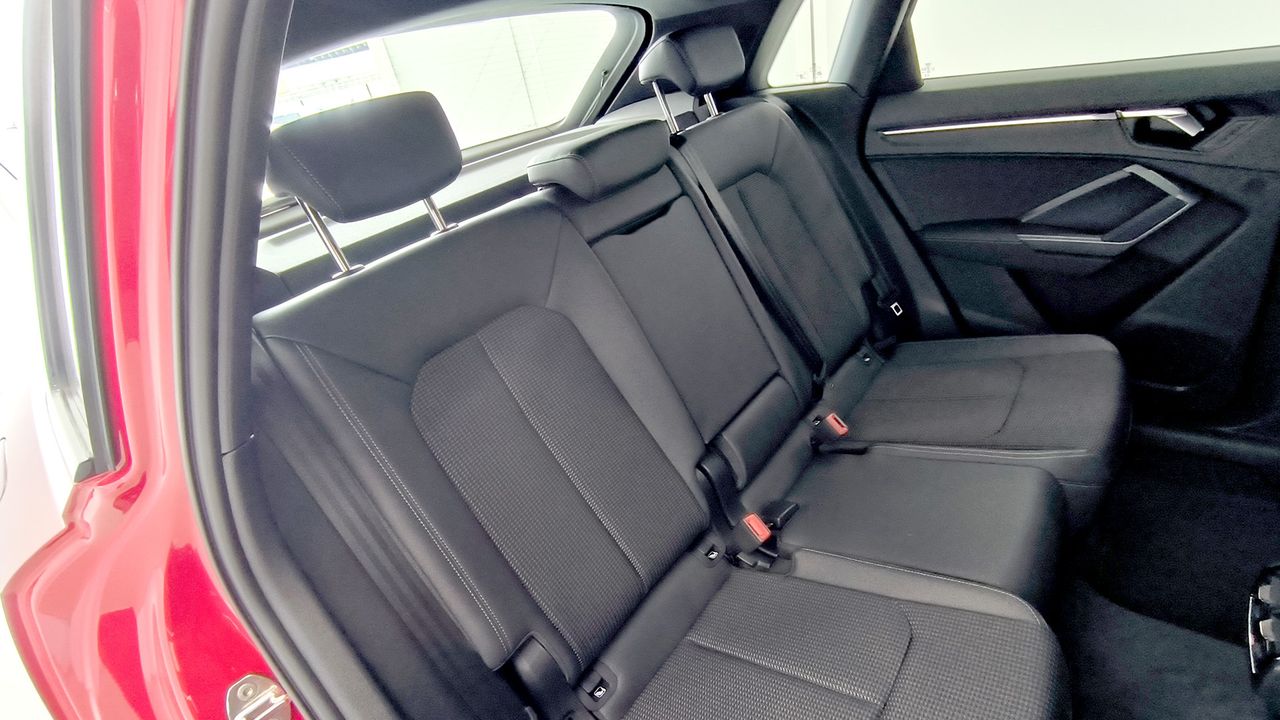 Audi Q3 35 Tdi 150 Cv Stronic Black Line Edition - Foto 2