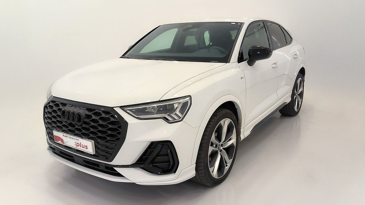 audi q3 2024 /
