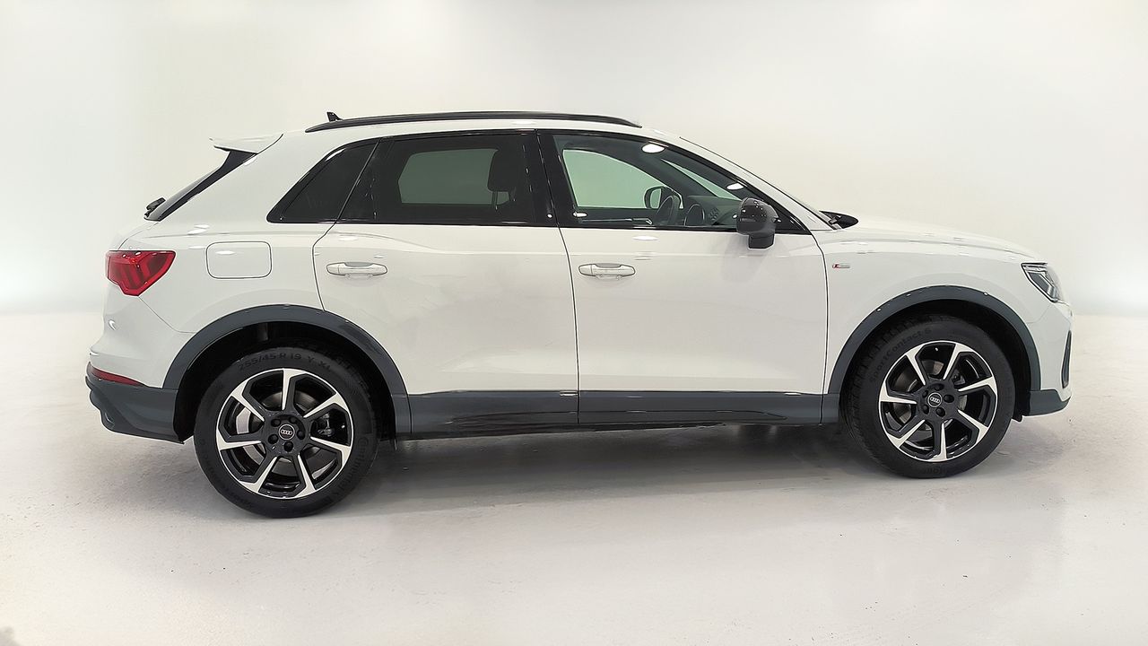 Audi Q3 35 Tfsi 150 Cv Stronic Black Line - Foto 2