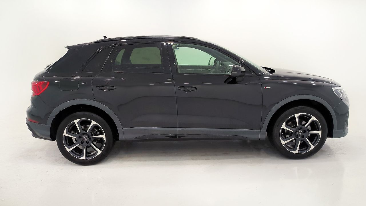 Audi Q3 35 Tfsi 150 Cv Stronic Black Line - Foto 2