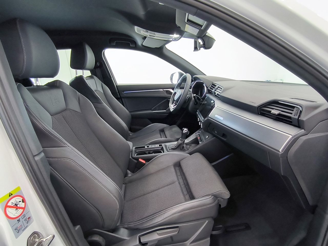 Audi Q3 35 Tfsi 150 Cv Stronic Black Line - Foto 2