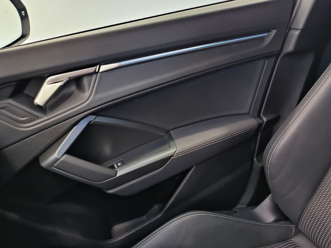 Audi Q3 35 Tfsi 150 Cv Stronic Black Line - Foto 2