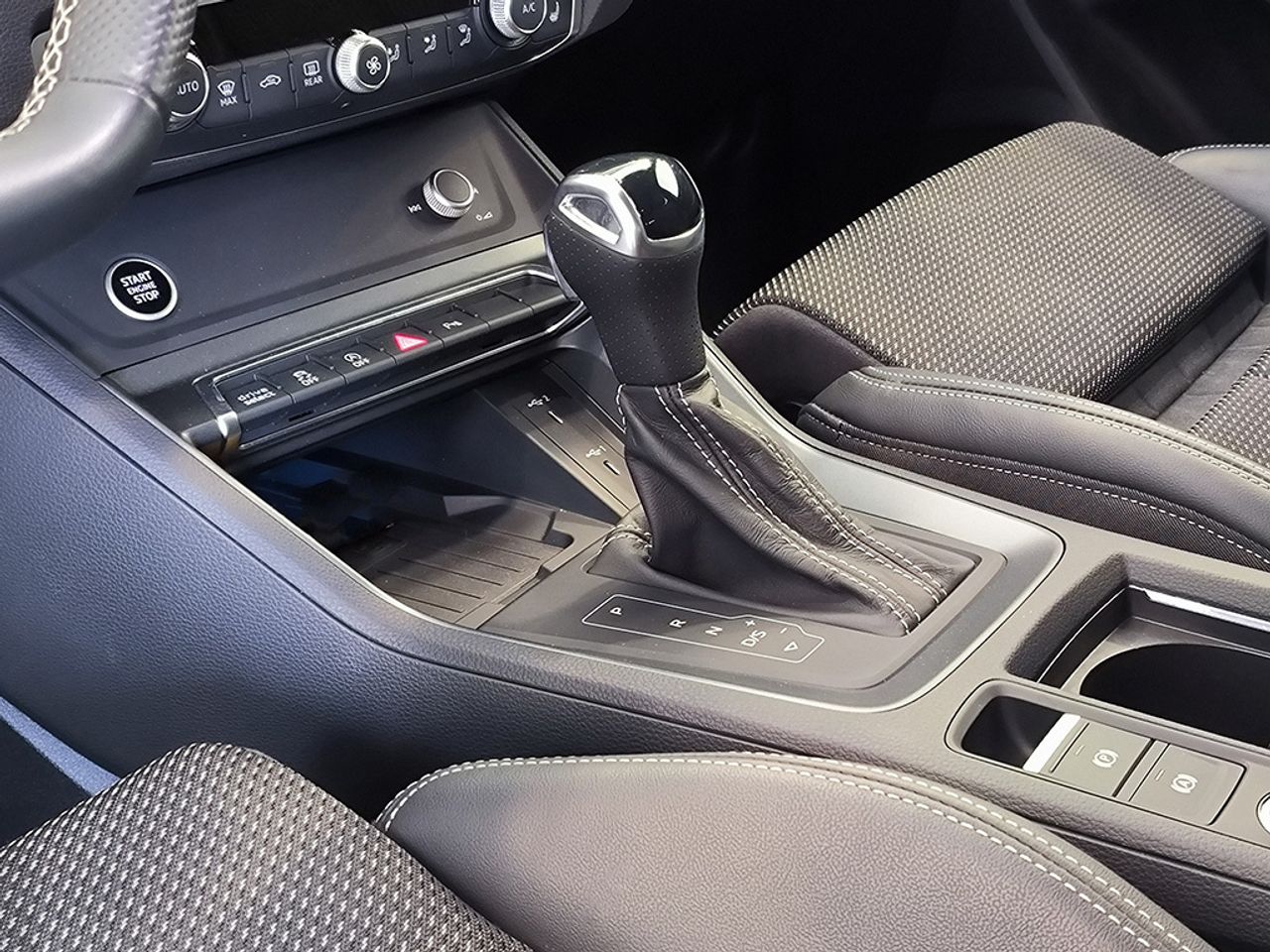 Audi Q3 35 Tfsi 150 Cv Stronic Black Line - Foto 2