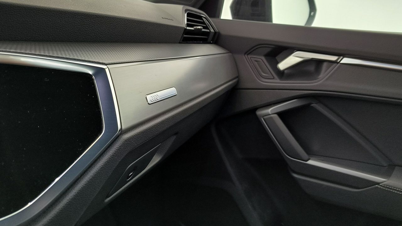 Audi Q3 35 Tfsi 150cv Stronic Black Line - Foto 2