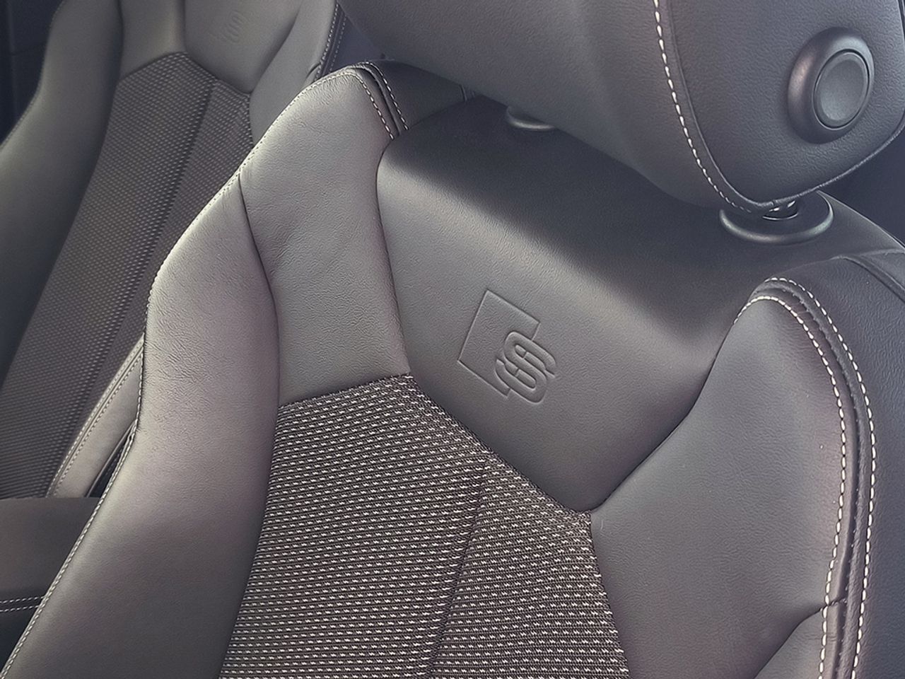 Audi Q3 35 Tdi 150 Cv S Tronic Black Line - Foto 2