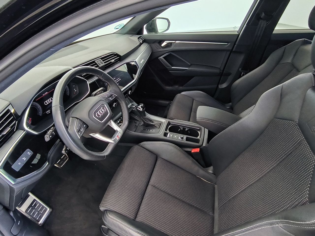 Audi Q3 35 Tdi 150 Cv S Tronic Black Line - Foto 2