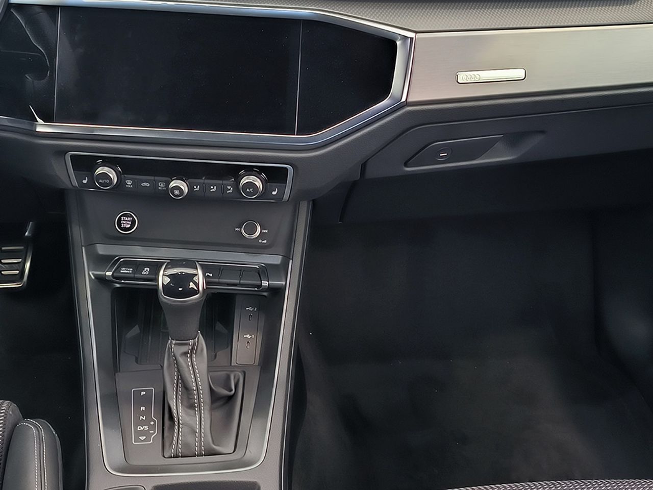 Audi Q3 35 Tdi 150 Cv S Tronic Black Line - Foto 2