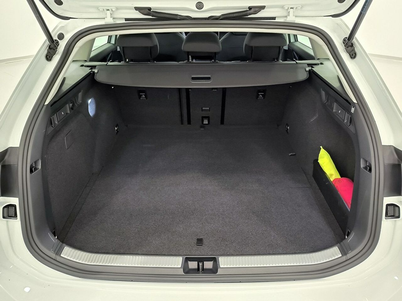 Volkswagen Passat 1.5 Tsi Ehybrid 204 Cv - Foto 2