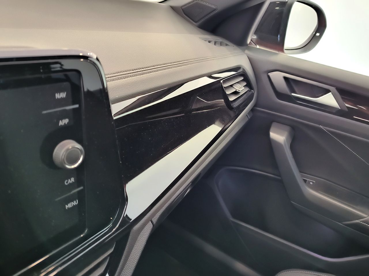 Volkswagen T-roc 1.0 Tsi 115 Cv Dark Line - Foto 2