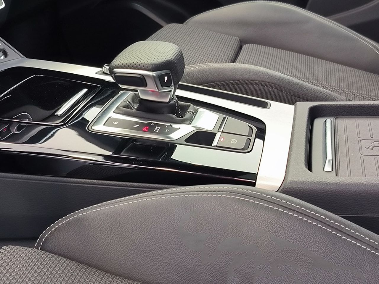 Audi Q5 Sportback Black Line 40 Tdi Quattro 204 Cv - Foto 2